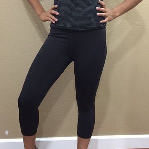 Old Navy || Black Dry Fit Crop Tights